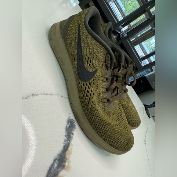 Nike Free Rn Women Running Gym Training Sneakers Shoes Army Green Camo size 6.5 - Picture 3 of 6